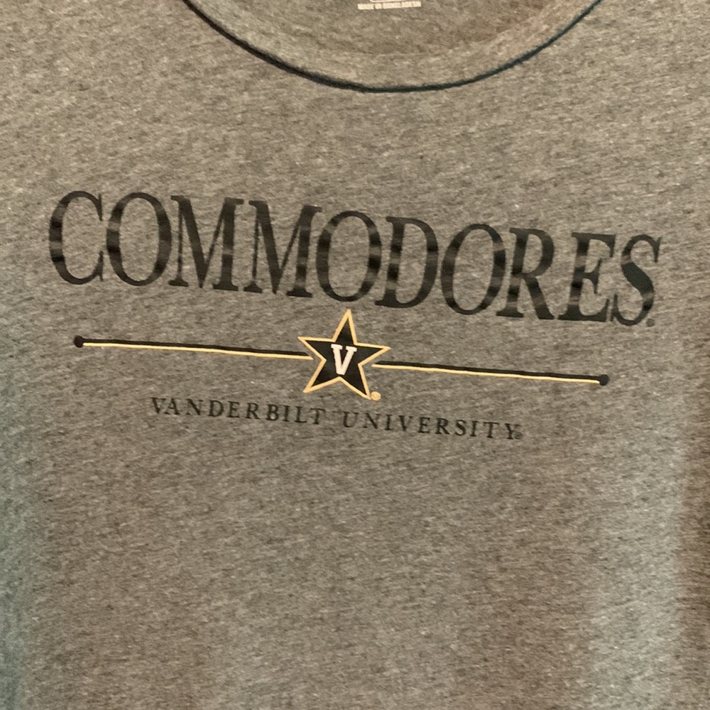 Vanderbilt University T-shirt Women size Medium - Picture 2 of 5